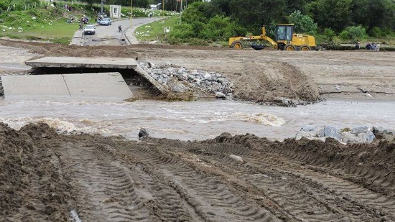 La Gobernadora recorrió Paclín y supervisó tareas de asistencia