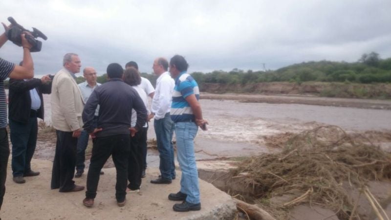 La Gobernadora recorrió Paclín y supervisó tareas de asistencia