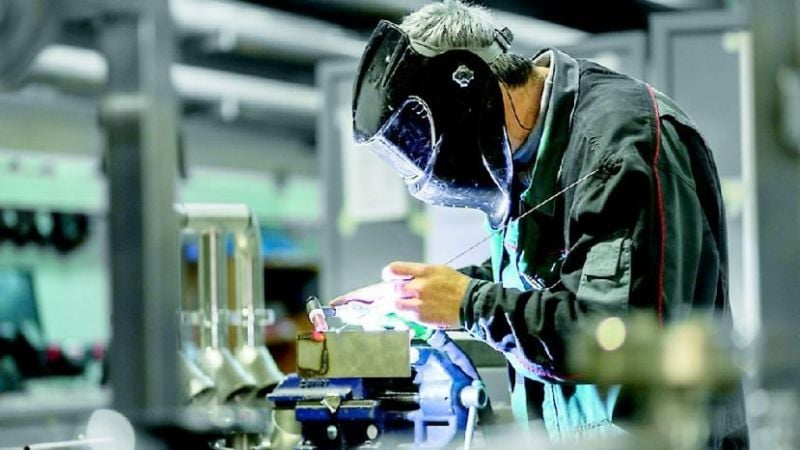 La industria se desplomó 6% interanual en febrero