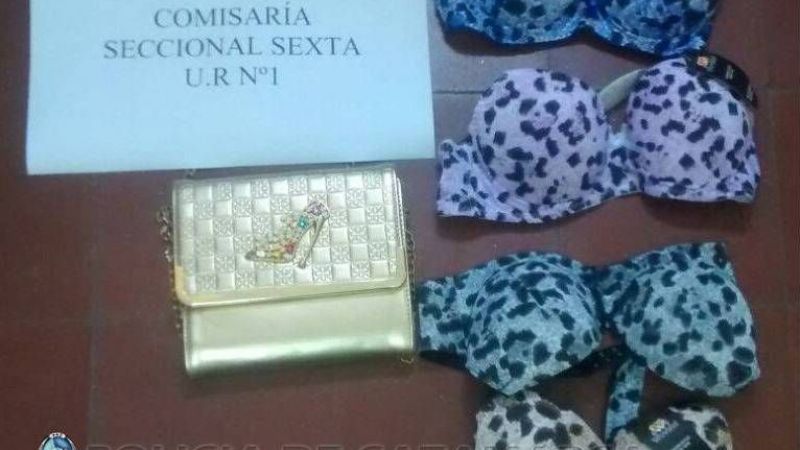 Arrestan a un joven con elementos de mujer