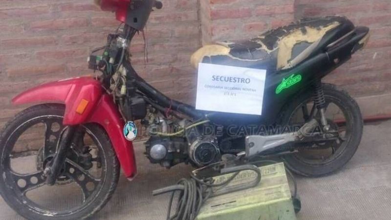 Secuestran una motocicleta y una soldadora
