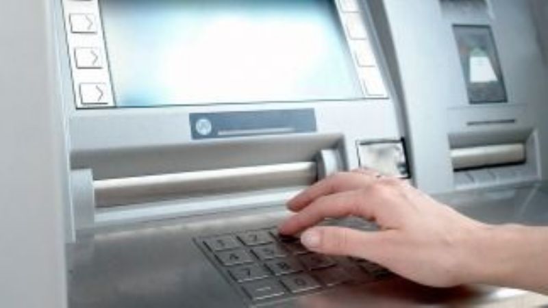 Se utilizarán las huellas dactilares en los cajeros automáticos