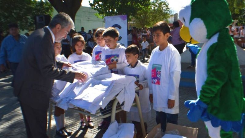 Inauguraron el ciclo lectivo 2017 en Pomán
