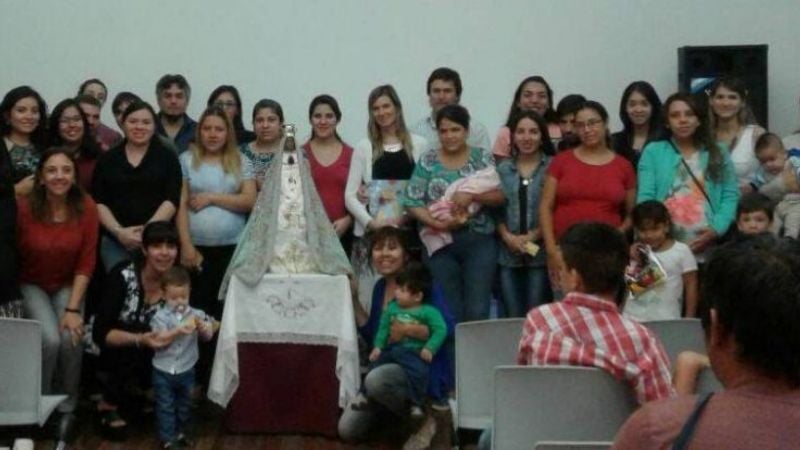 Emotivo encuentro de embarazadas en la Catedral