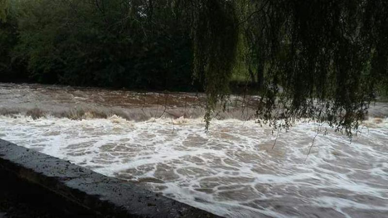 Impresionante crecida del río en Las Juntas