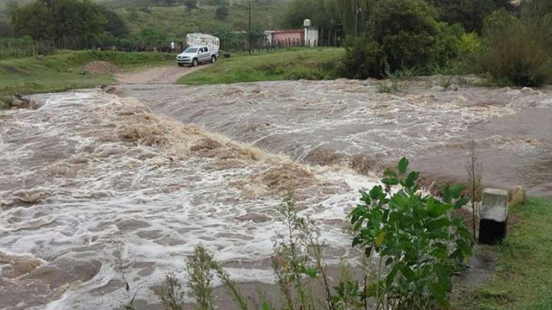 Impresionante crecida del río en Las Juntas