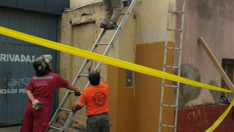 Se derrumbó parte de una vivienda