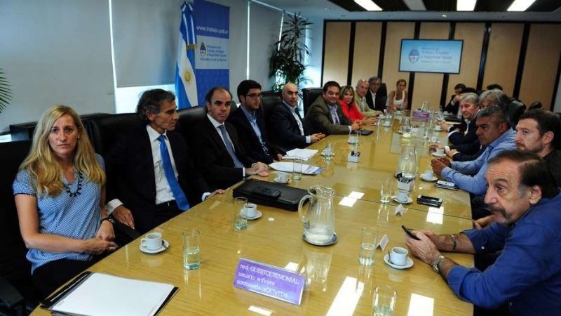 Una inesperada traba vuelve a complicar el regreso del fútbol