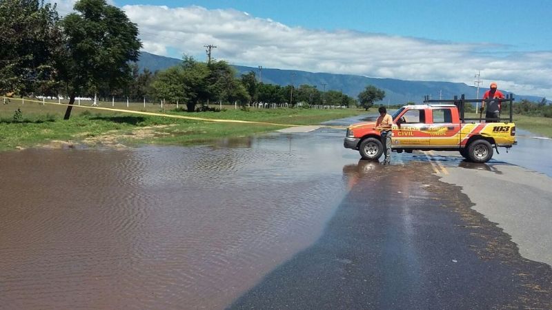Cortan el tránsito en la Ruta 33 por fuerte crecida del Río Santa Cruz