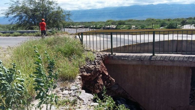 Cortan el tránsito en la Ruta 33 por fuerte crecida del Río Santa Cruz