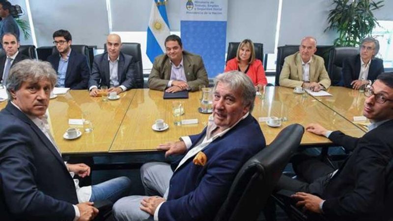 Oficial: se levantó la huelga de jugadores y el fútbol vuelve