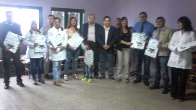 Entrega de guardapolvos en El Alto