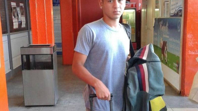 Lucas Castaño renueva sus sueños en el fútbol vestido de “calamar”