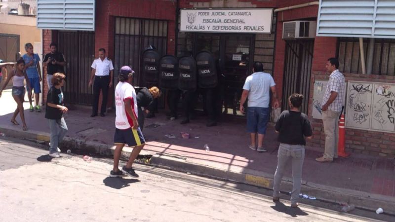 Familiares de Cardozo se manifestaron en Fiscalía