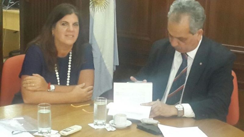 Barros firmó convenio por importante programa nacional