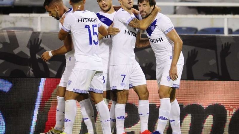 El fútbol volvió con la “V” de la victoria para Vélez