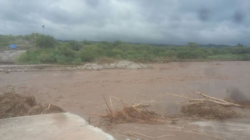 Se inundó la cancha de Parque Daza