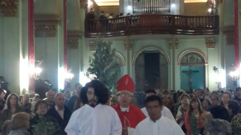 “Vivamos intensamente estos días santos”