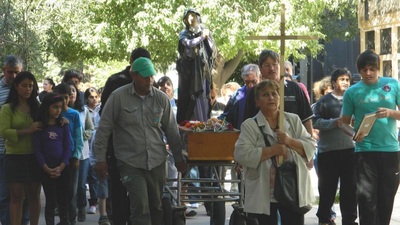 Vía Crucis en el Cementerio Municipal