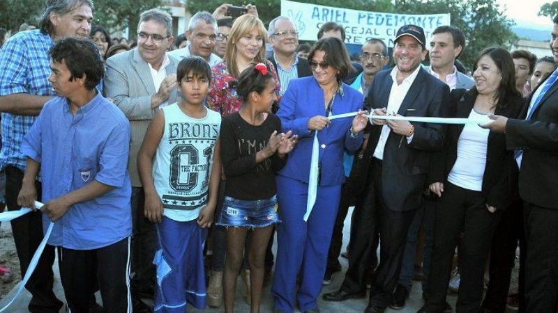 Lucía inauguró el SUM del Centro Vecinal "20 de Febrero"