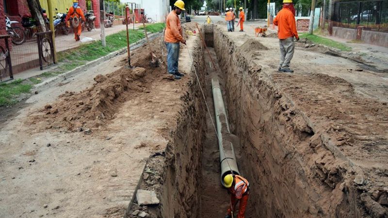 Reparación vial y obra de cloacas en FME