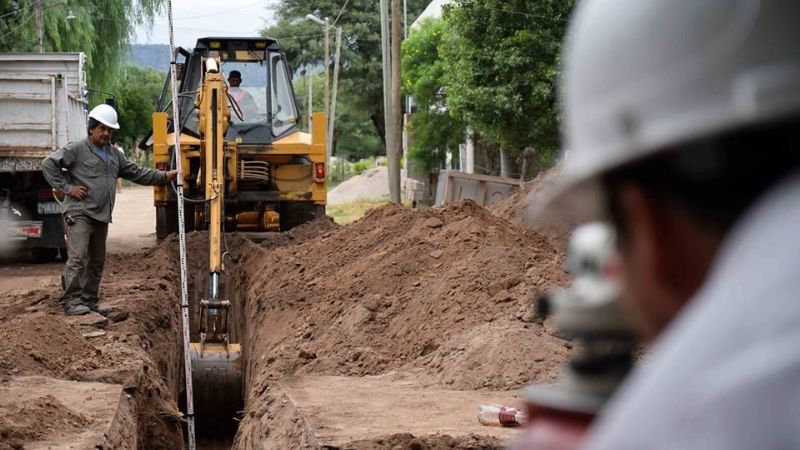 Reparación vial y obra de cloacas en FME