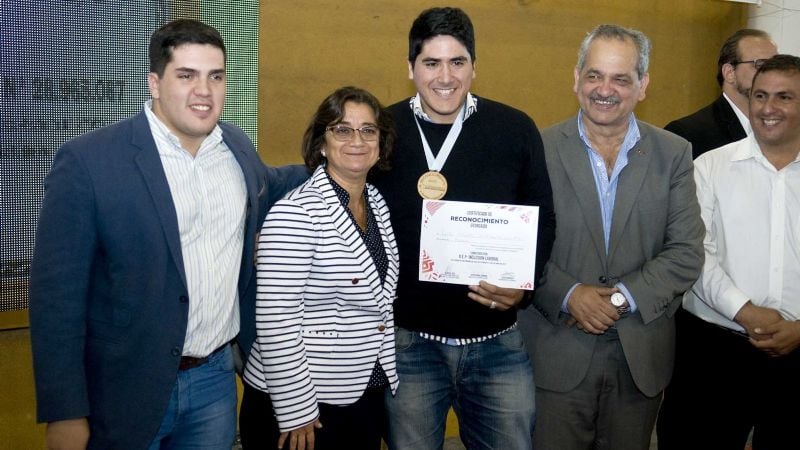 Lucía entregó indumentaria y elementos a cooperativistas