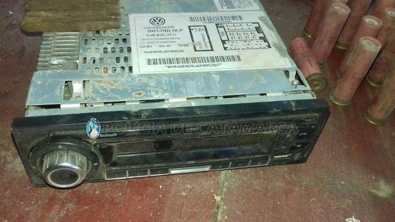 Desbaratan un “desarmadero” y encuentran armas