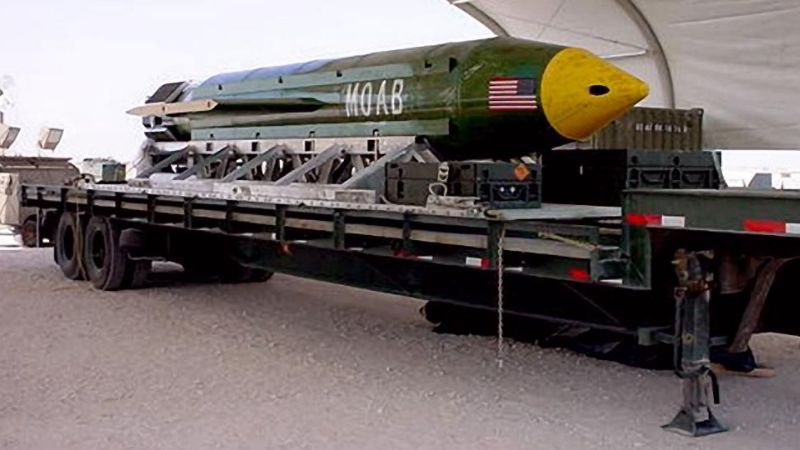 EEUU lanzó "la madre de todas las bombas"