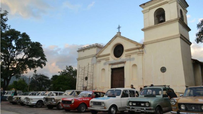 El Club Autos de Época y un recorrido a las Siete Capillas