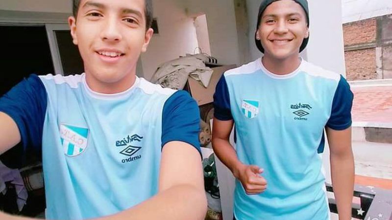 Dos jóvenes orgullo de Capayán