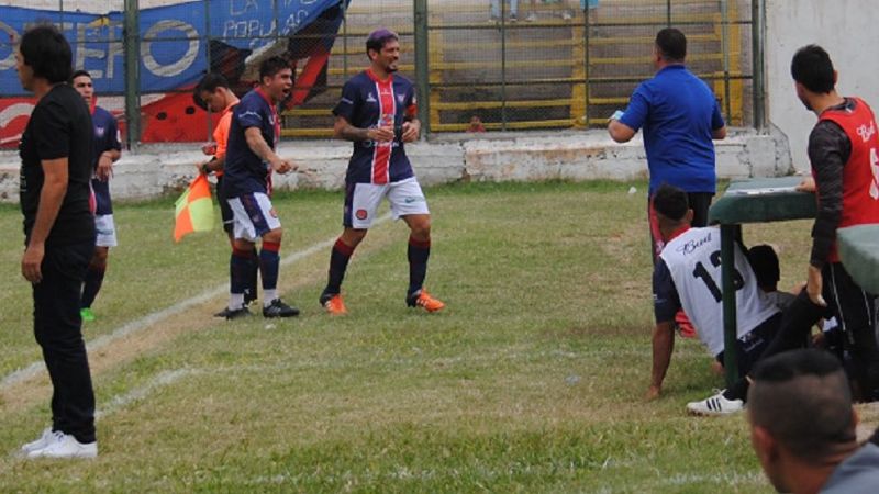 Por fin se le dio al “Santo” que zafa del descenso y está 3ro.