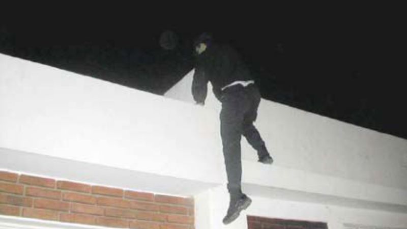 Ladrón se lesionó cuando escapaba por los techos
