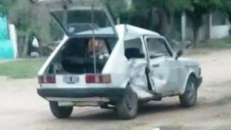 Auto chocó con vehículo estacionado
