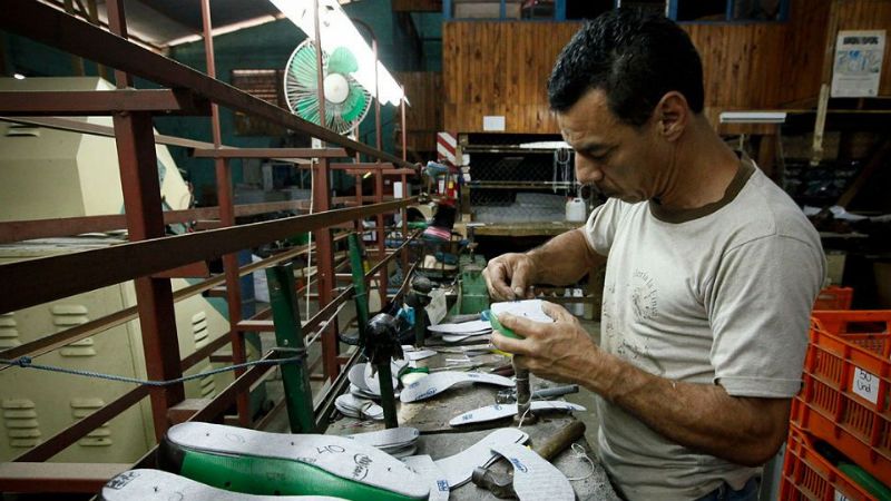 Gobierno envía al Congreso "Compre Nacional"