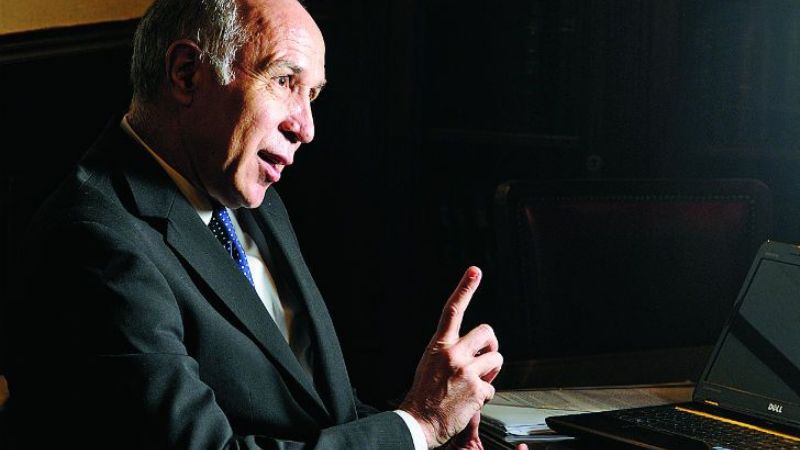 Lorenzetti demandó a Carrió por daños y perjuicios