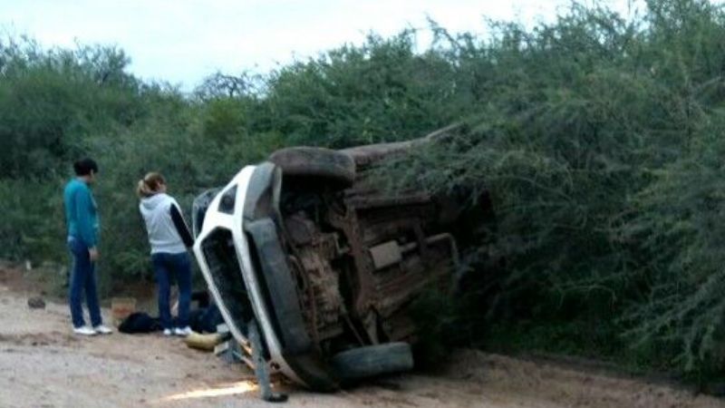 Volcó un auto en la ruta 7, en La Paz
