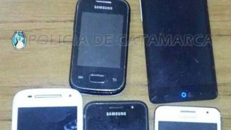 Arrestan a un joven con cinco celulares robados