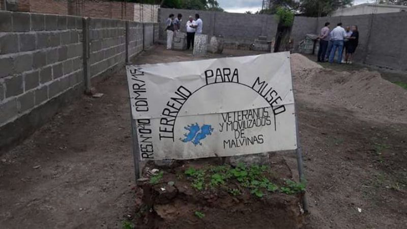 Museo de Malvinas: el Intendente de Icaño donó materiales