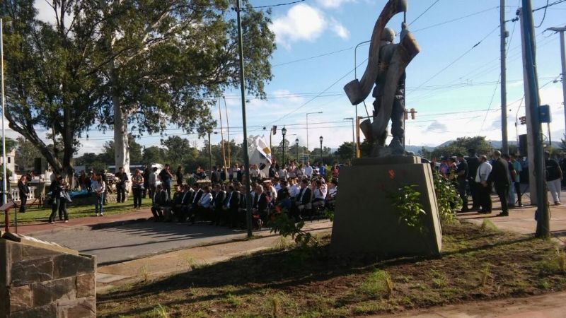 Emotivo homenaje a los héroes de Malvinas