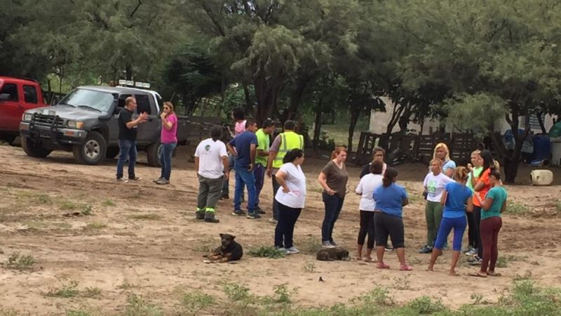 Asisten a familias del Bajo Hondo