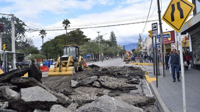 Continúan los trabajos en Güemes esquina Salta