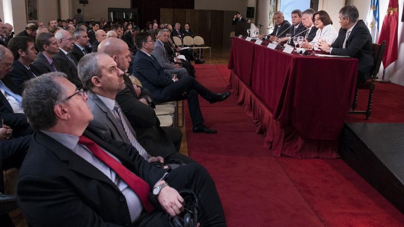 Lucía disertó sobre minería