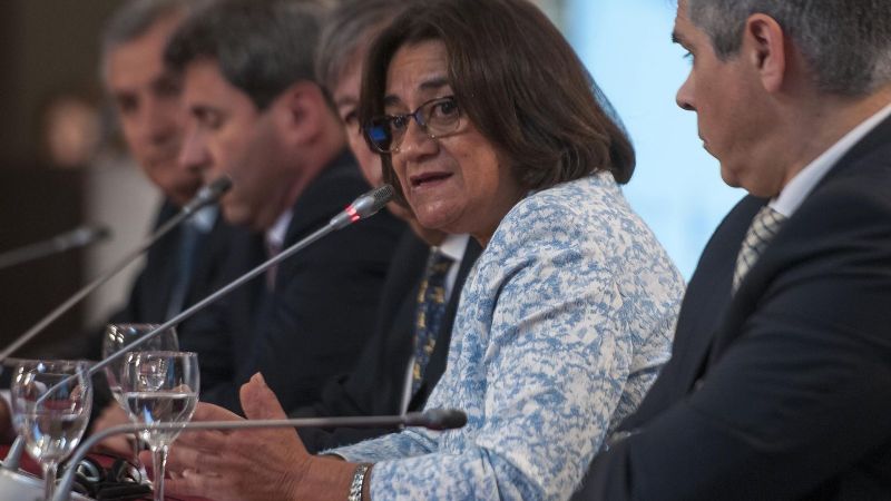 Lucía disertó sobre minería