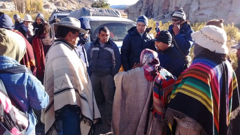 Miembros de la comunidad diaguita frenaron el paso de mineros