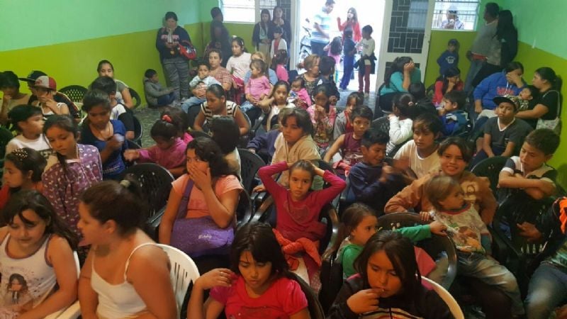 Sumalao tuvo una tarde de fiesta con el Cine Móvil