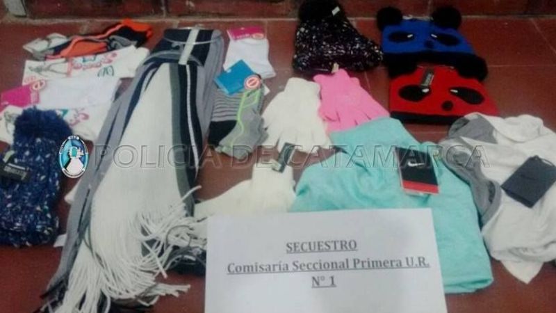 Una joven robó ropa de dos comercios de la peatonal