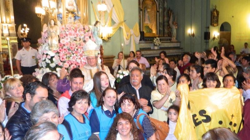 Homenaje de los medios de comunicación a la Virgen