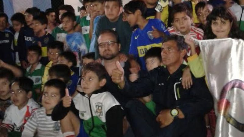 Entrega de elementos en un Centro Vecinal