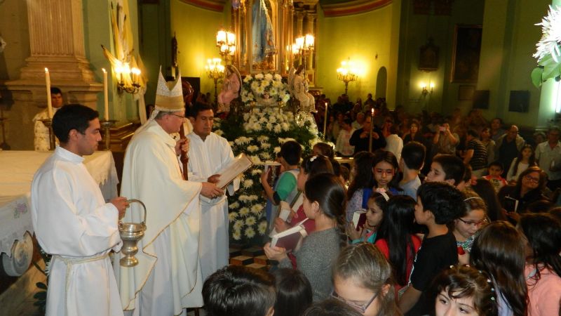 Los niños homenajearon a la Madre del Valle